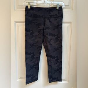 Lululemon Athletica Wunder Under Black Camo Crop Leggings
